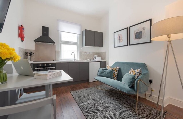 PBC | Studio Apartment Earl's Court 121 EC4