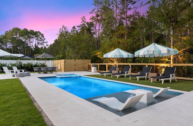Peaceful Adult Retreat w/ Huge Heated Pool + Bikes + Beach Gear