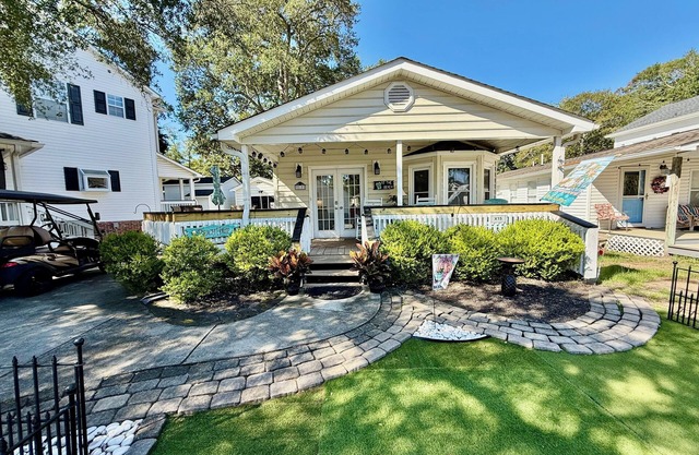 Peaceful, exceptionally well-kept 2-bedroom, X15, in Ocean Lakes with golf cart!