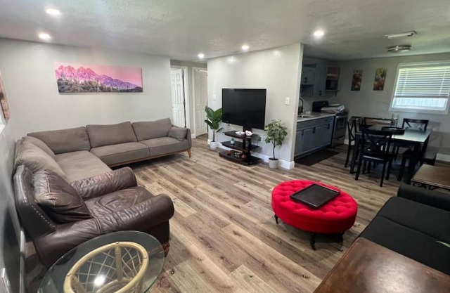 Peaceful getaway and Explore Tampa