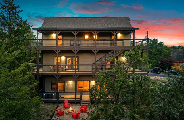 Peaceful/Indoor-Pool/Wrap-Around-Decks/6BR/Sleeps20