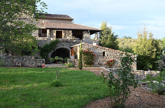 Villa en Largentière con piscina privada