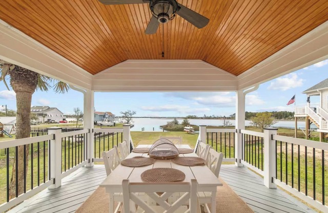 Peaceful waterfront retreat. Beach just minutes away. Gorgeous views