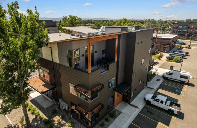 Peach Street Mountain Retreat - Luxury apartment in Bozeman w/ Mountain Views