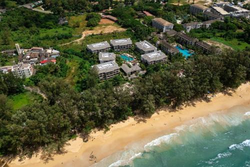 Pearl of Naithon 2-BR beachfront apartments