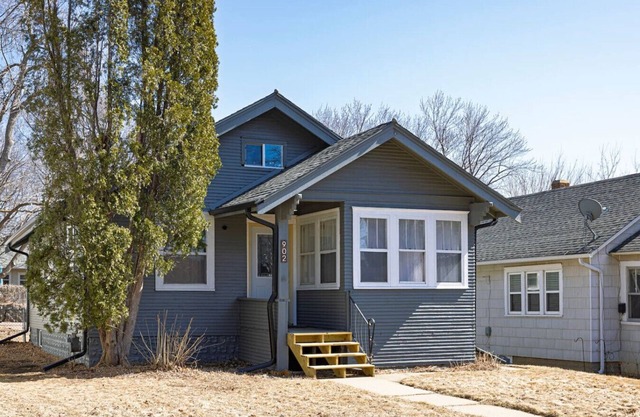 Sanford Stay w/ Sunroom | Grill & Minigolf