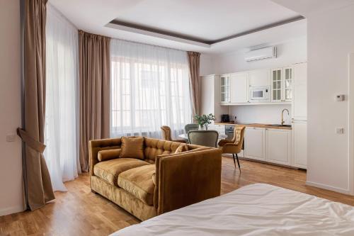 pedestrian street in city center for comfortable and beautiful stay with all comodities within walking distance