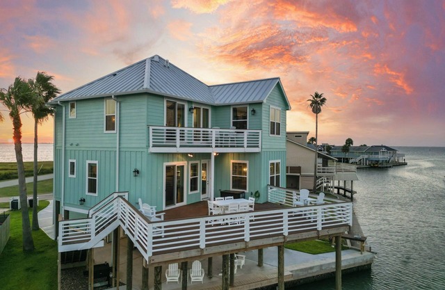 Pelican's Perch is a brand new home with the best sunset views in Jamaica Beach!