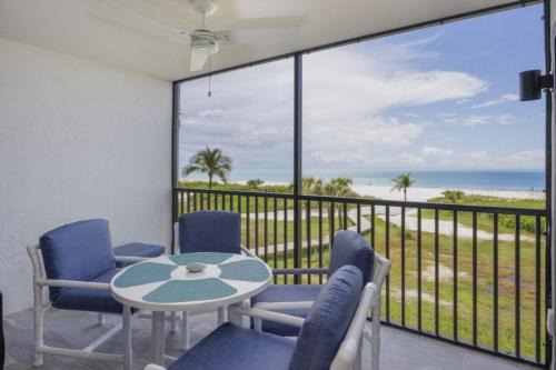 Pelicans Roost 202 condo