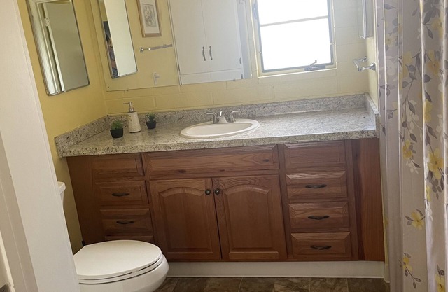 Pena Full-time rental 55 + community Walk to the mall, restaurant, Walgreens
