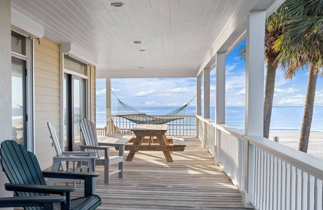 Peninsula Beach House, Amazing Ocean/Creek Views, Elevator, Dog Friendly, Pool