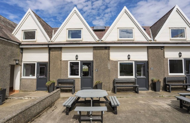 PENRHYN - 4 TY'N DON, family friendly in Abersoch