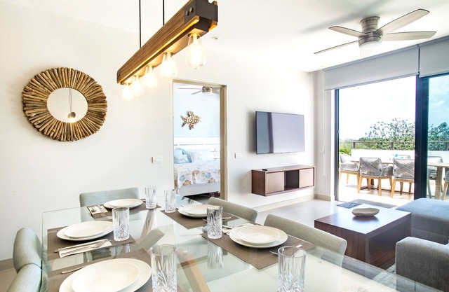Penthouse 4 bed/3bath. 2 private terraces.