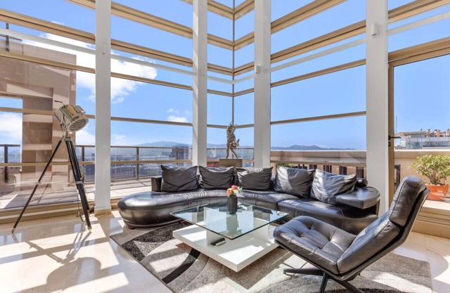 Penthouse Duplex with whole City and Sea Views!