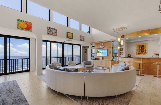 Gorgeous Luxury Penthouse in Sanibel Harbour Resort Community