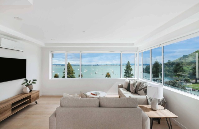 Panorama Penthouse Luxe Ocean Views & Pool