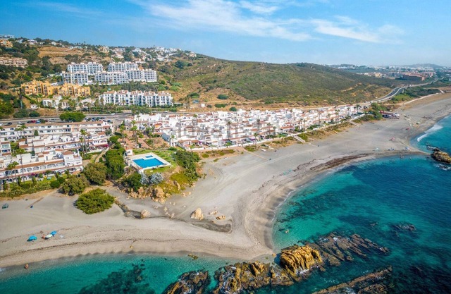 Ático con vistas al mar y la montaña en la Costa del Sol.