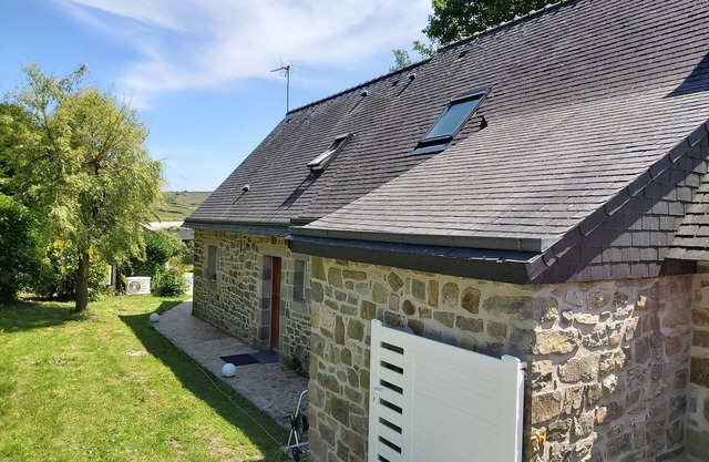 PENTY en PIERRES, 6-8 People, Kerloc'h Beach (Private heated swimming pool)