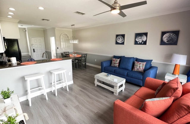 Perfect family two story Villa 8 near SeaWorld