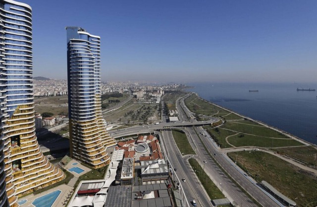 Amazing Residence Flat with Superb View in Kartal