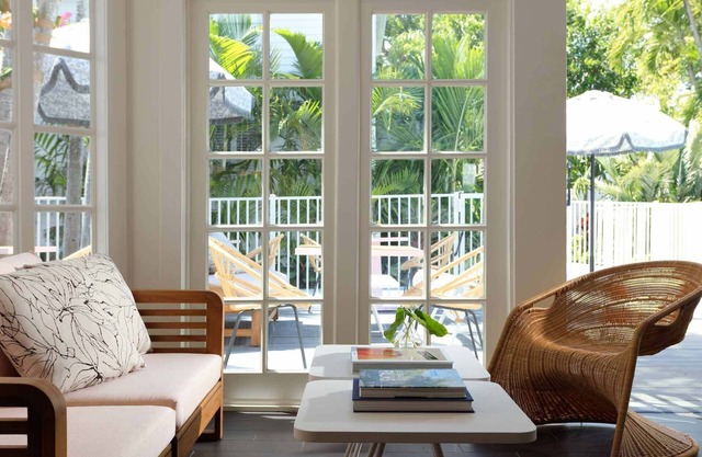 Perfect for Groups! 2 Pet-friendly Units, Free Breakfast, Outdoor Pool!
