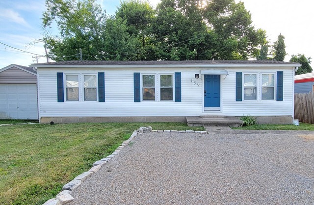 Perfect for the traveling professional 31 day min. stay quiet private location