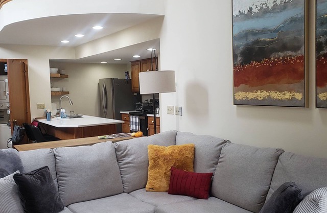Perfect Getaway - Cozy Cottage in The Galena Territory
