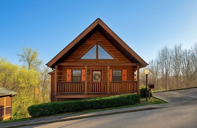 Prime Location! Private Hot Tub Resort Pool