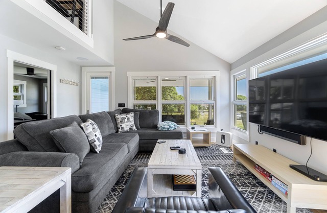 Perfect Ocean View Beach Getaway!