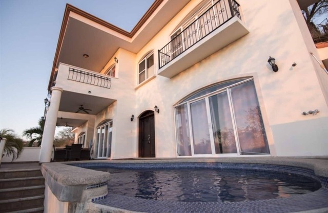 Fabulous Family Style Home - Walking distance from Hermosa Beach - Casa de Gigi