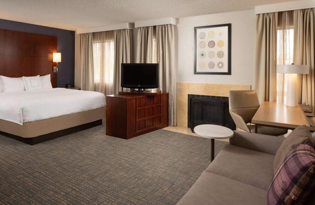 Perfect Suite for Exploring Nashville's Charm w/ Free Breakfast, Pets Allowed!