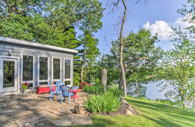 'The Friendship Lakehouse' w/ Dock & Fire Pit