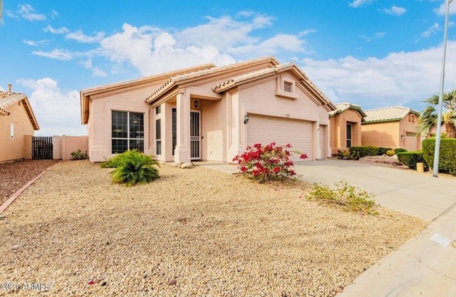 PET Friendly Home on the Golf Course / Surprise and Peoria Spring Training!