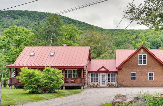 Pet-Friendly Lincoln Retreat w/ Game Room!