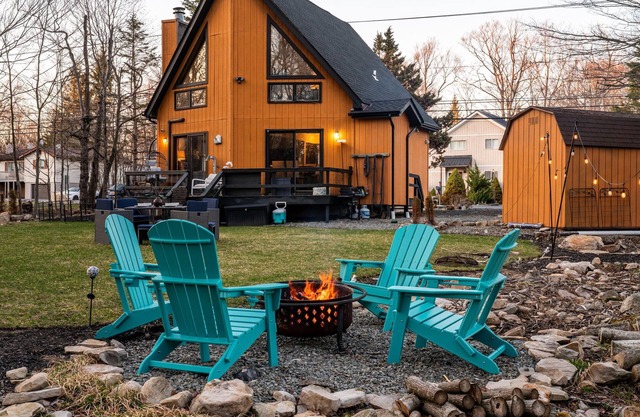 Pet Friendly, Pocono Chalet, Lake Community