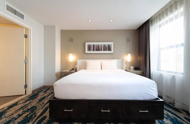 Pet-friendly Room w/Fitness Center! Short Walk to River North Spots!