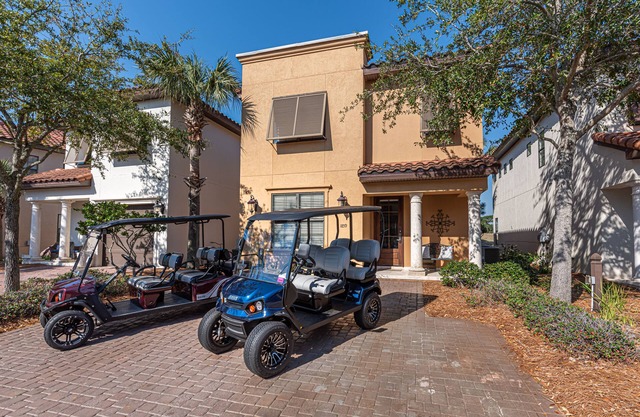 Villa Nueva con Carro de Golf de 4 Plazas! Ubicado Directamente en el Campo de Golf