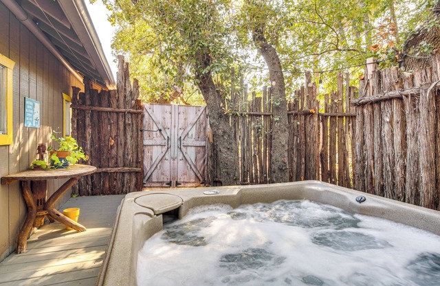 Pet-friendly Wimberley Cabin w/ Fire Pit & Hot Tub