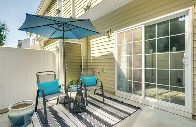 Pet-Friendly Family Townhome w/ Private Patio