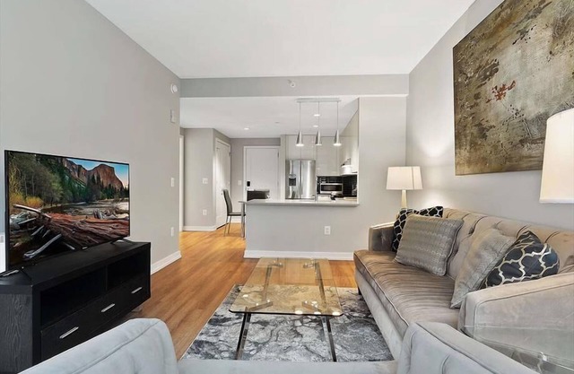 Philly 1BR w/ Deck | nr Rittenhouse Square & Schuylkill Banks