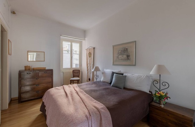 Piazza del Popolo Refined Apartment