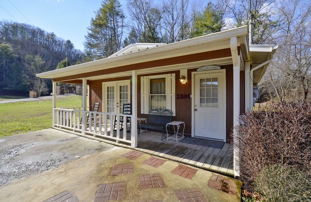 Pigeon Forge Budget Cabin Rental