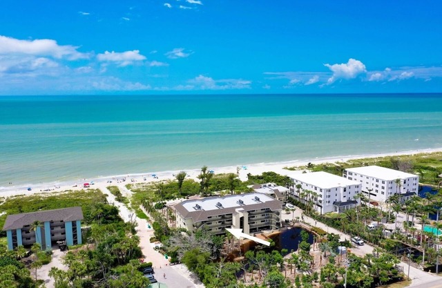 Frente a la playa de 3 dormitorios, 2 baños condominio.