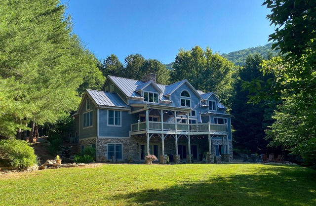 Pine Hollow - una casa de lujo con marco de madera de Asheville con bañera de hidromasaje; bodas, más - impresionante!