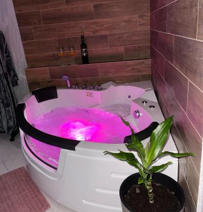 Pink Apartmani