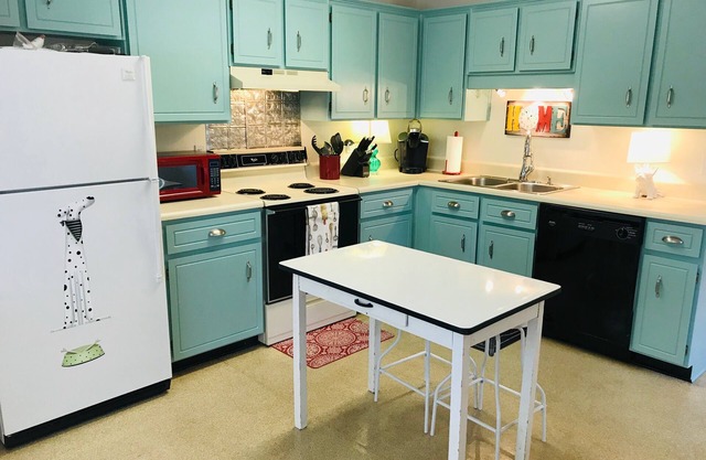Piper Flat, Cozy, Comfy & Sparkling Clean