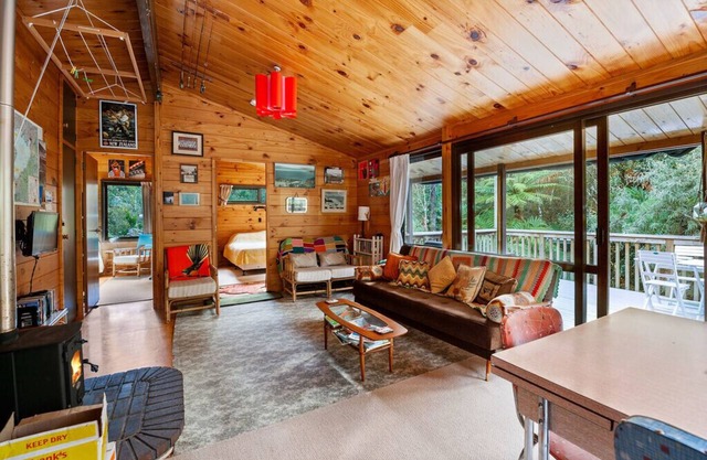Pukawa Pearl - Pukawa Bay Holiday Home