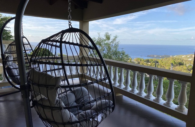 Tranquila villa de lujo Azalea con increíble vista al mar! En el exuberante lado norte
