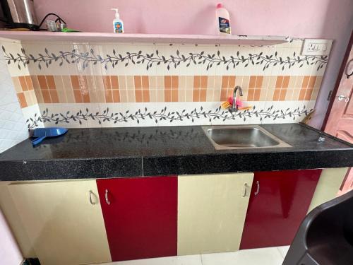 PM COTTAGE-2nd FLOOR-NON AC ROOM WITH GREEN NATURAL VENTILATION ONLY FOR PILGRIMS ,FAMILY OR BACHLOR