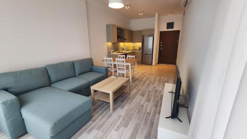 PMTR Residence 102